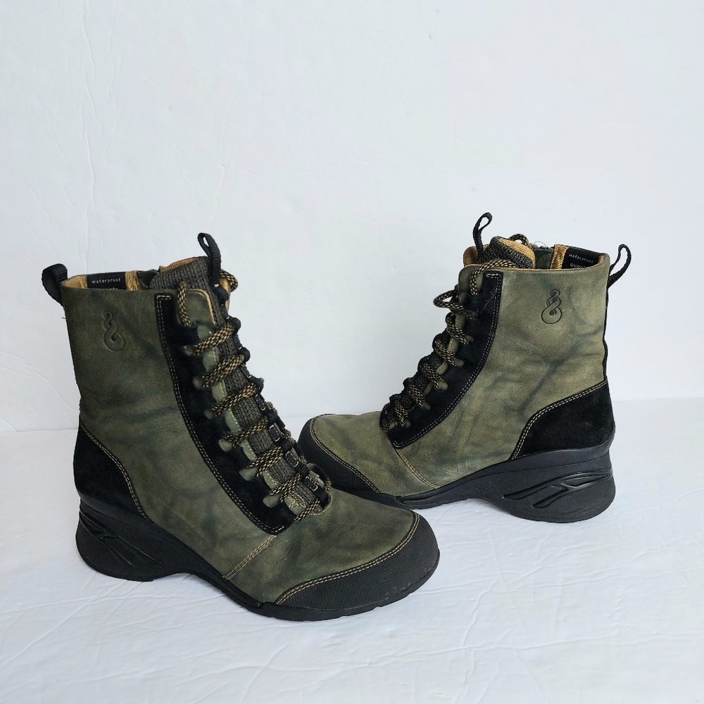Ahnu Waterproof Zipper Lace Up Vibram Sole Boots Green Women's